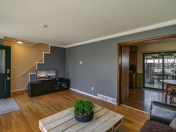 5th image of 31008 Grandview Ave