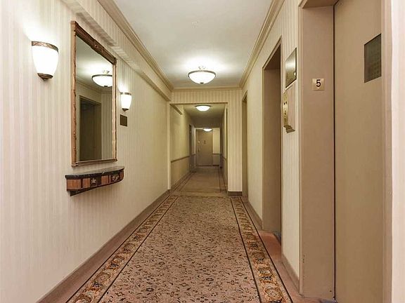 5th image of 135 E 54th St APT 5H
