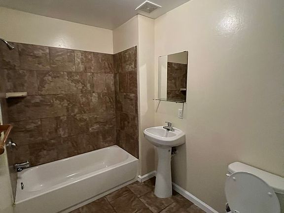 5th image of 117 N St APT 15