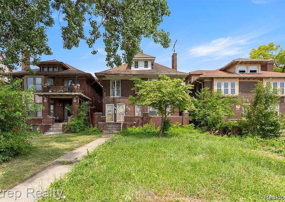 1st image of 2633 W Grand Blvd