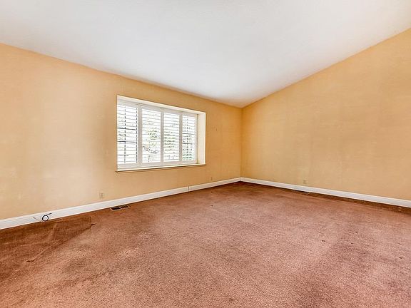 5th image of 2851 Vista Verde Dr