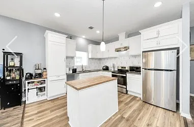 3025 Drew St — Photo 5