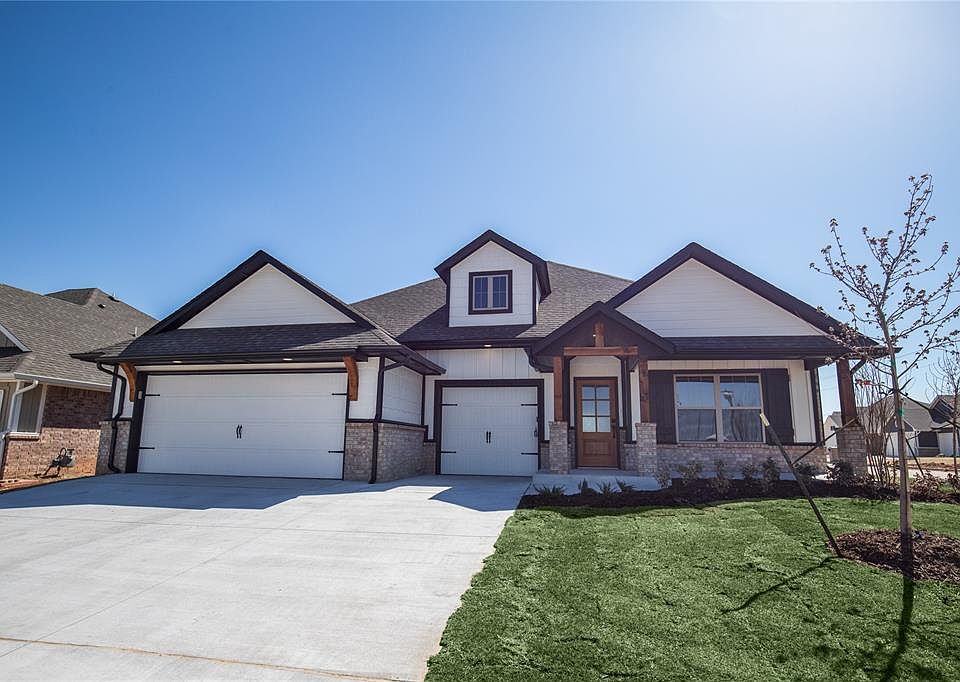 tatan⭐︎ 9328 NW 118th St, Yukon, OK 73099 | Zillow