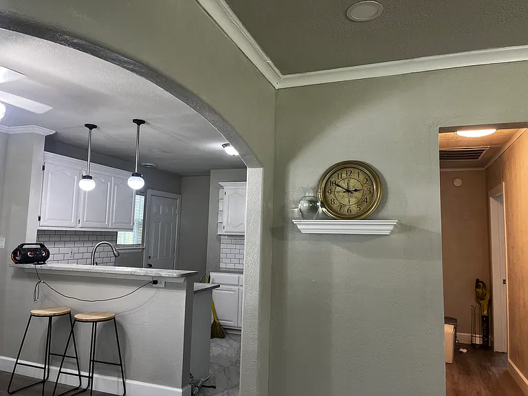 326 E Young Pl — Photo 21