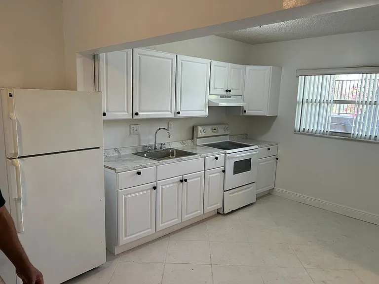 3900 NW 76th Ave #107 — Photo 5