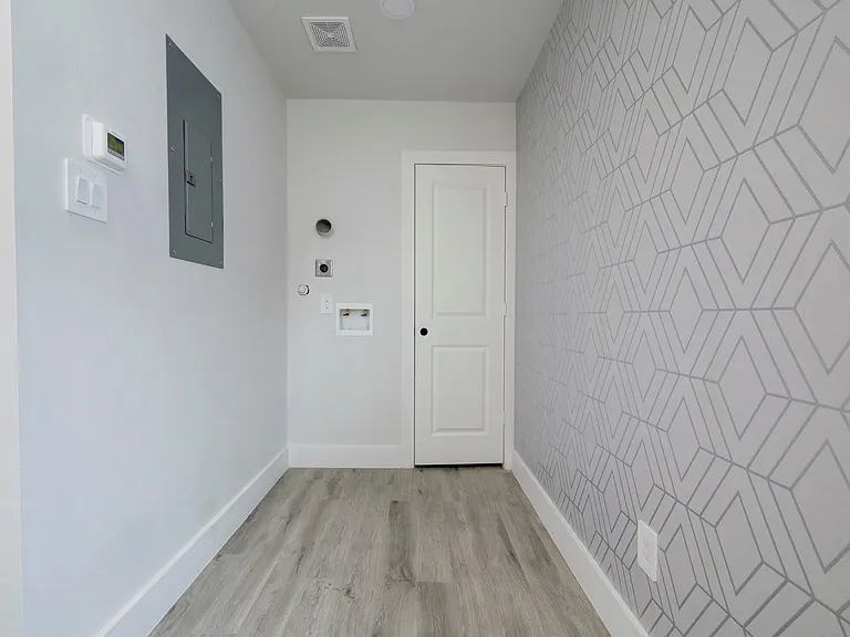 2403 Cleburne St #3 — Photo 32
