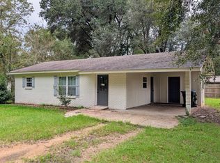 102 Meadow St, Lucedale, MS 39452