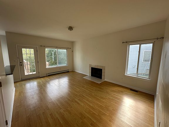5th image of 4550 Blossom Hill Trl