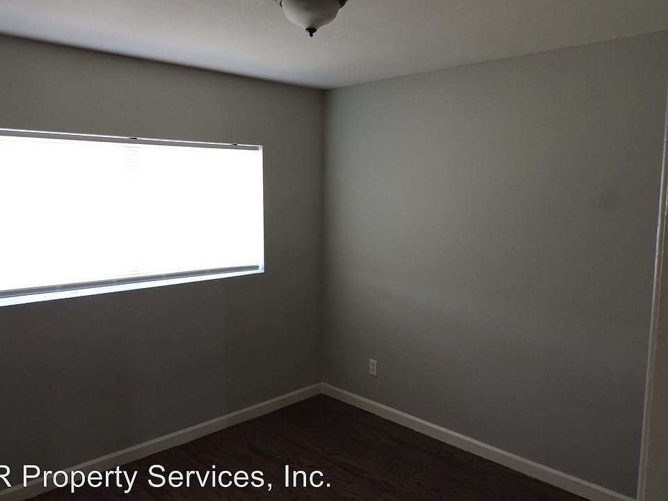 2nd image of 377 N 15th St APT 4