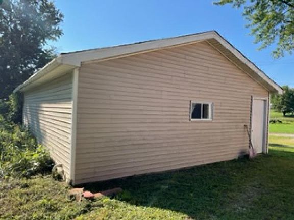 5th image of 6007 Buren St