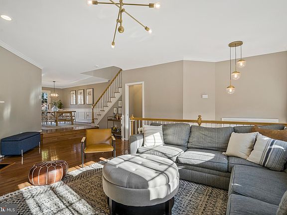 4th image of 2118 Kings Garden Way