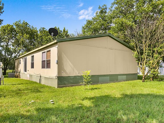 2nd image of 830 Pearce Dr