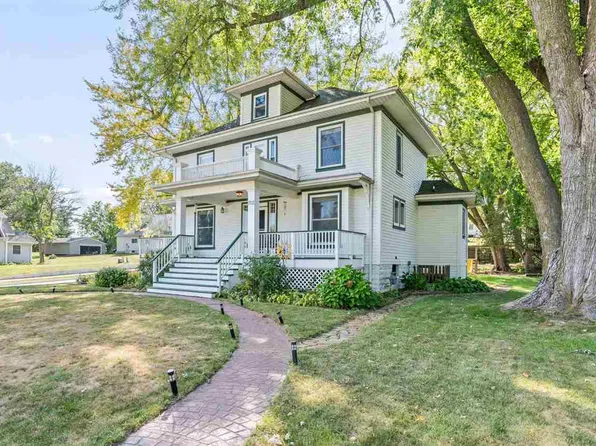 702 Long St, Williamsburg, IA 52361