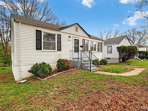3rd image of 7805 Utica Dr