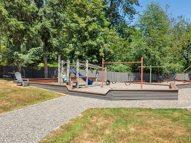 22826 NE 21st Pl — Photo 22