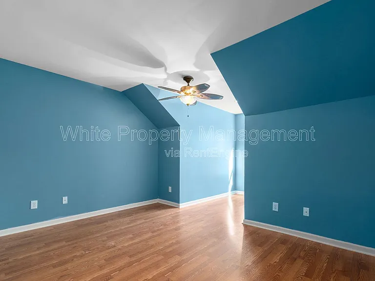 8401 Southgate Commons Dr — Photo 15
