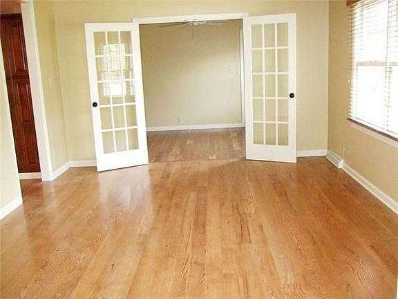 2nd image of 6415 Kingswood Dr