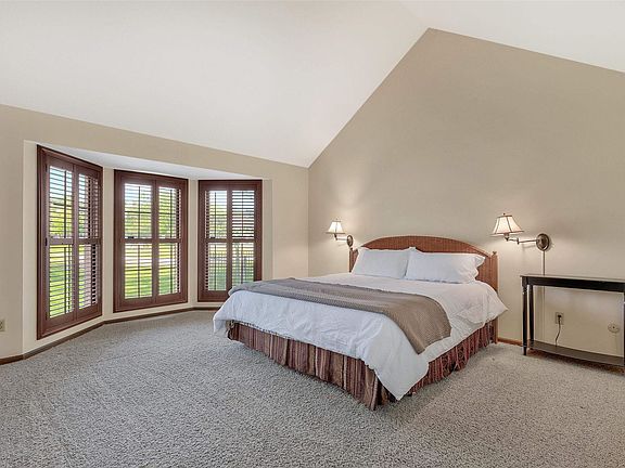 5th image of 9128 E Peppertree Cir