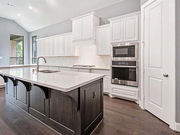 5th image of 214 Calm Savanna Ct