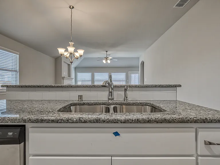 207 Gardenia Dr — Photo 7