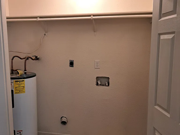 806 Redwood Ln — Photo 24