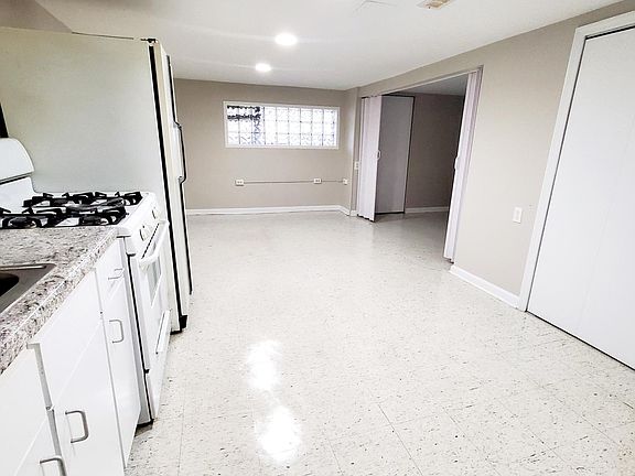 5th image of 2923 N Menard Ave #Basement