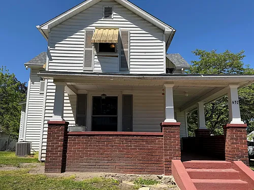 632 Sherman St Photo 1