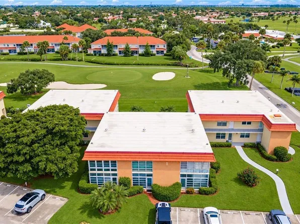 1 VISTA PALM Lane #207, Vero Beach, FL 32962