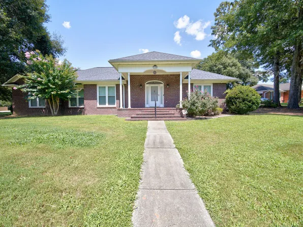 3304 Hummingbird Ct, Phenix City, AL 36867