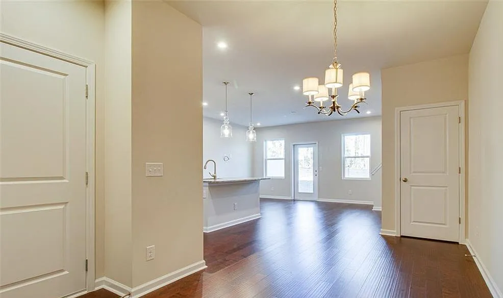 3 bed, 2.5 bath, 1770 sqft, $1,875 — Photo 2