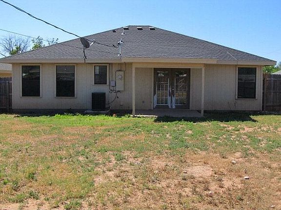 2nd image of 2220 Woodlawn Dr