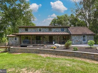 12 Shirley Ln, Lititz, PA 17543