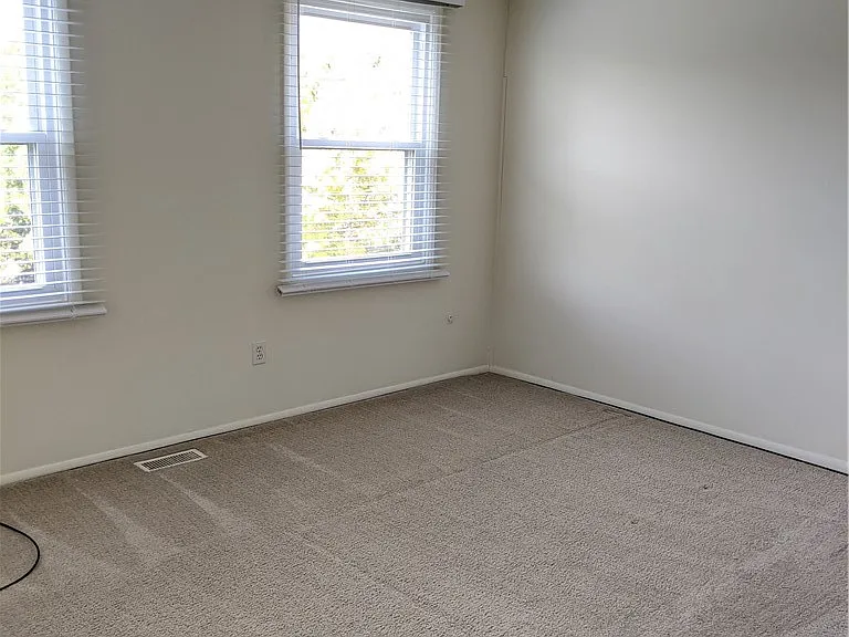 109 Scott Ln — Photo 12