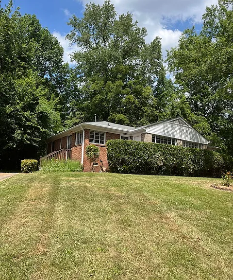 5125 Valley Stream Rd — Photo 1