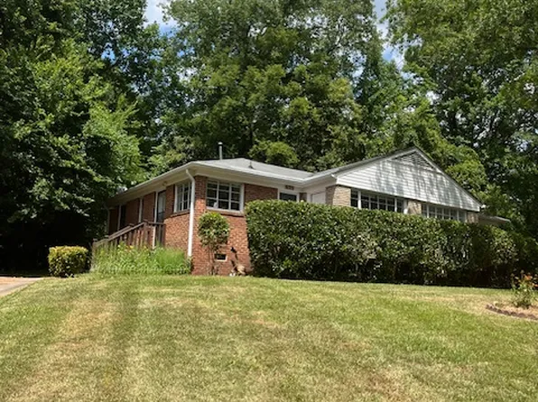 5125 Valley Stream Rd, Charlotte, NC 28209