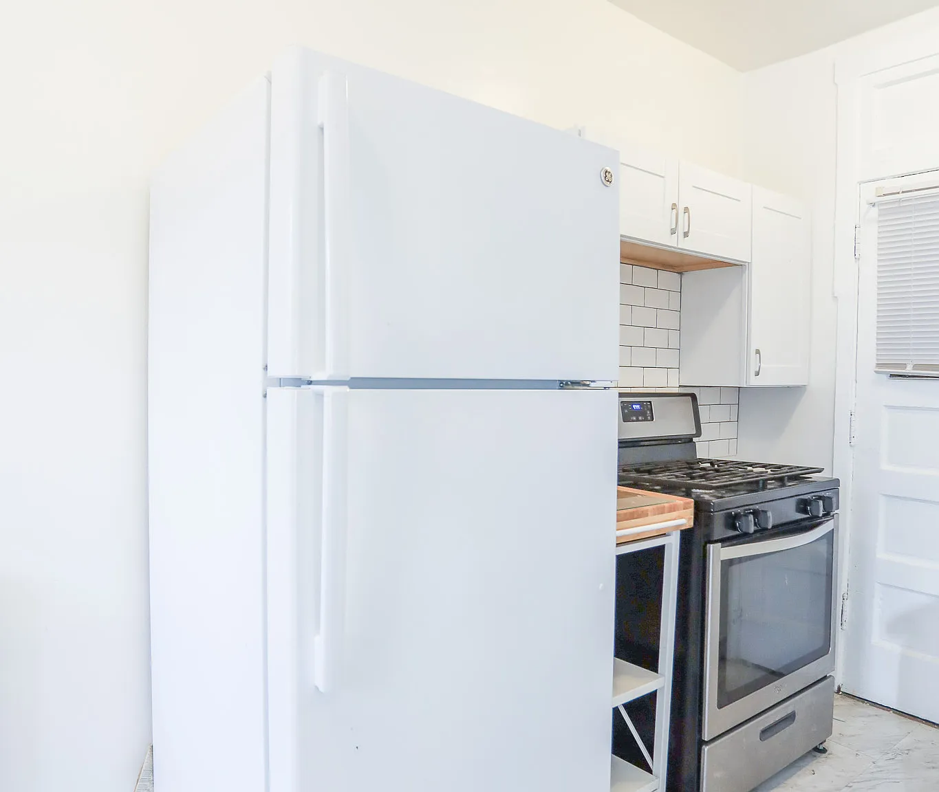 Studio, 425 sqft, $1,350 — Photo 2