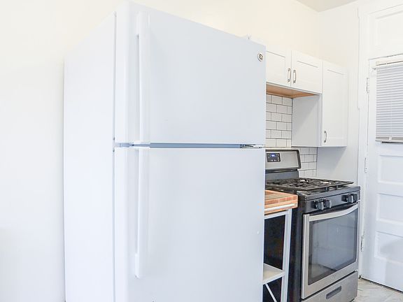 2nd image of 5052 N Glenwood Ave #1K