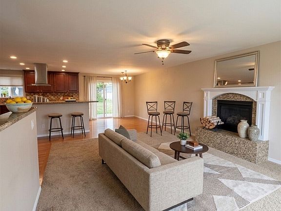 4th image of 5006 NE 6th Street