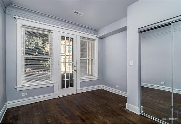 3rd image of 5850 S Michigan Ave