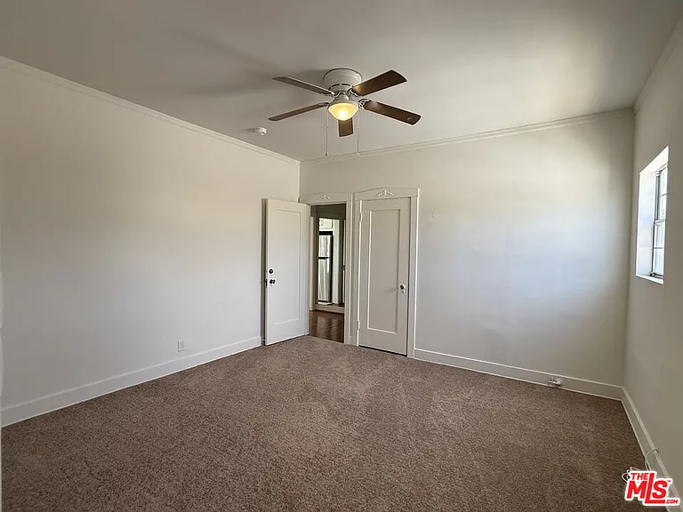 1249 S Tremaine Ave — Photo 13