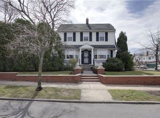 17004 32nd Ave, Flushing, NY 11358