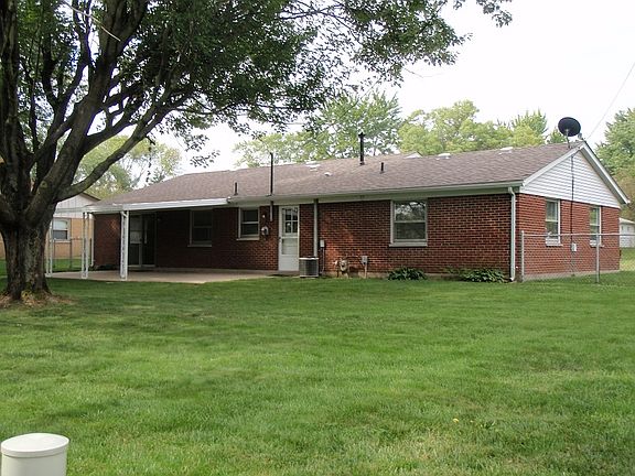 2nd image of 75 Graywood Ct