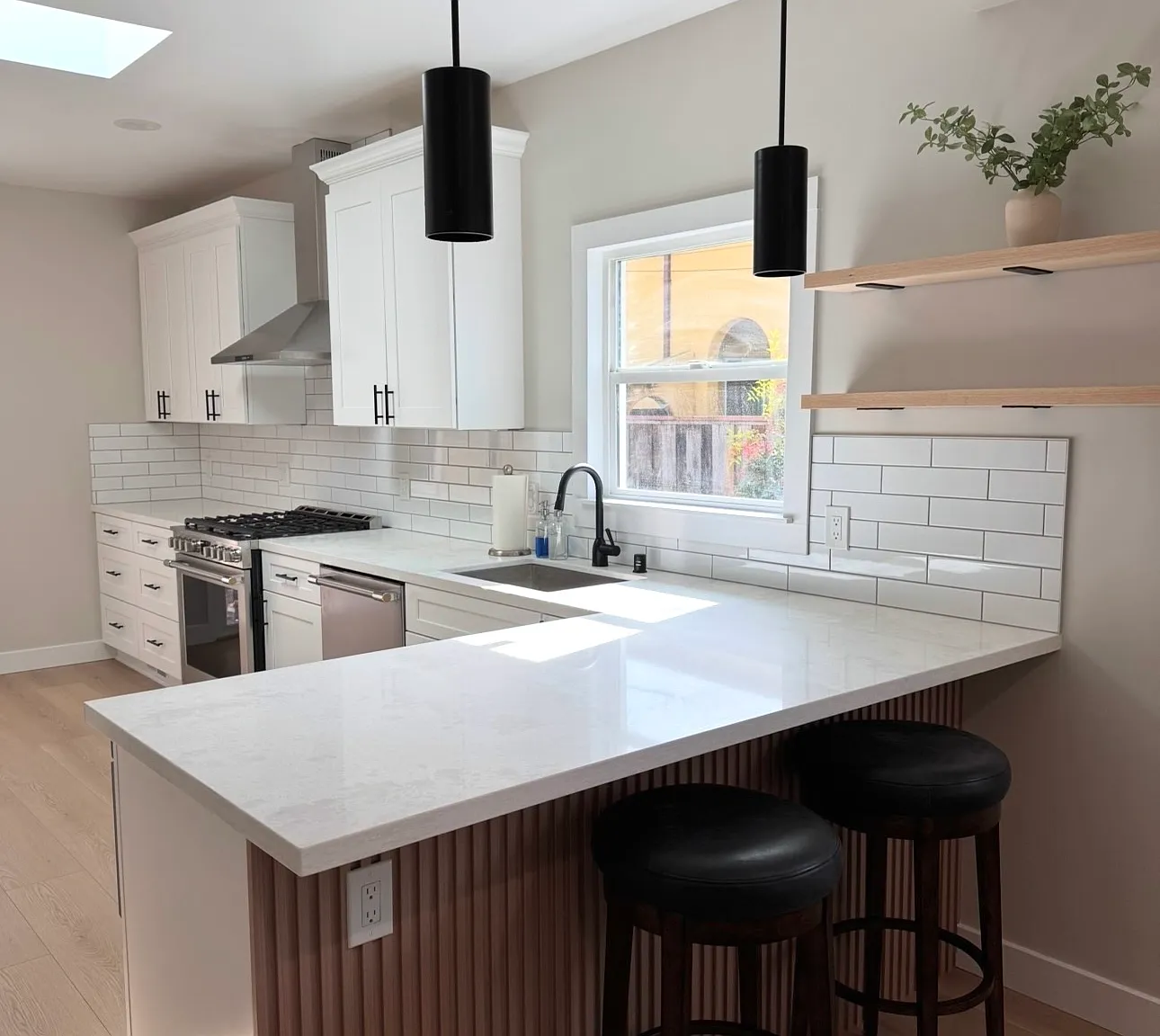 3 bed, 1164 sqft, $5,400 — Photo 1