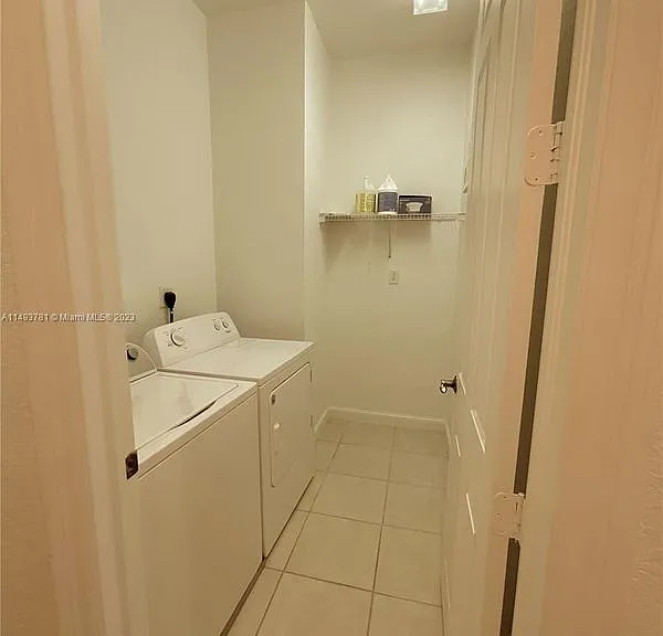 1727 San Benito Way #15 — Photo 7