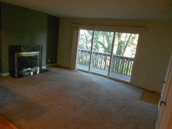 4th image of 2 Shelley Dr APT 4