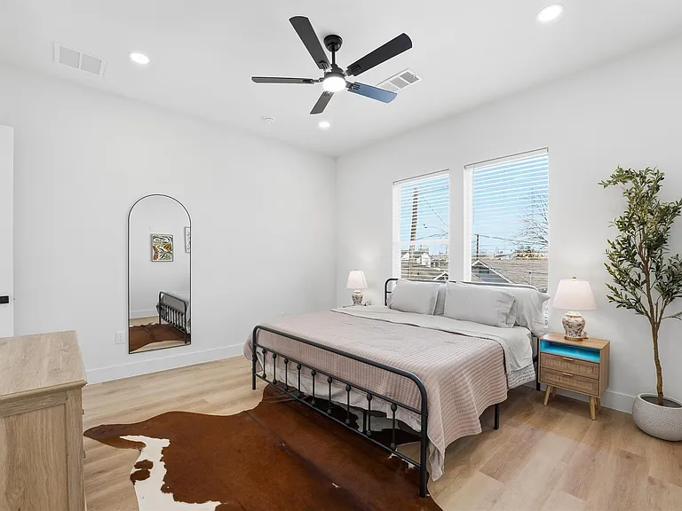 4206 Fox St — Photo 15