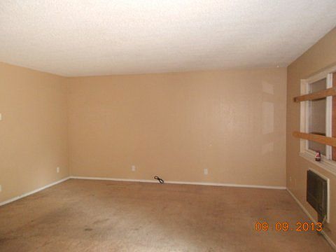 3rd image of 2570 - 2574 W Sonoma Ave
