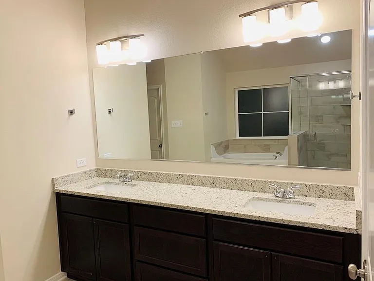808 Fallbrook Dr — Photo 9