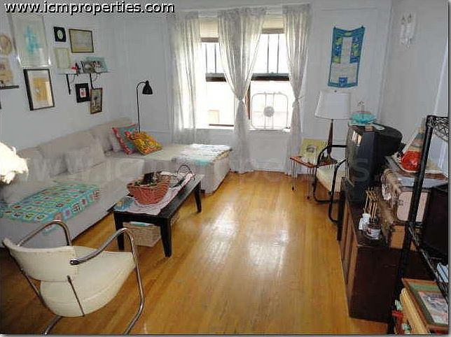 1st image of 1922 W Wilson Ave #2