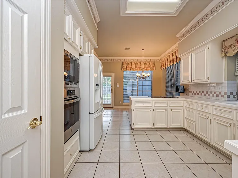 4502 Devonshire St — Photo 13